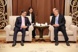 Party Secretary of Xinjiang Production and Construction Corps Calls on the Prime Minister Party Secretary of Xinjiang Production and Construction Corps Calls on the Prime Minister