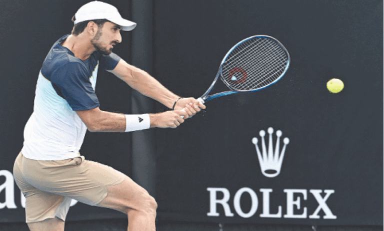 Sabalenka, Zverev, and Zheng Shine on Rain-Interrupted Day at Australian Open