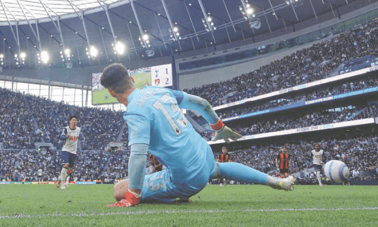 Chelsea Edge Past Leicester, Tottenham Stage Comeback in Thrilling Premier League Action