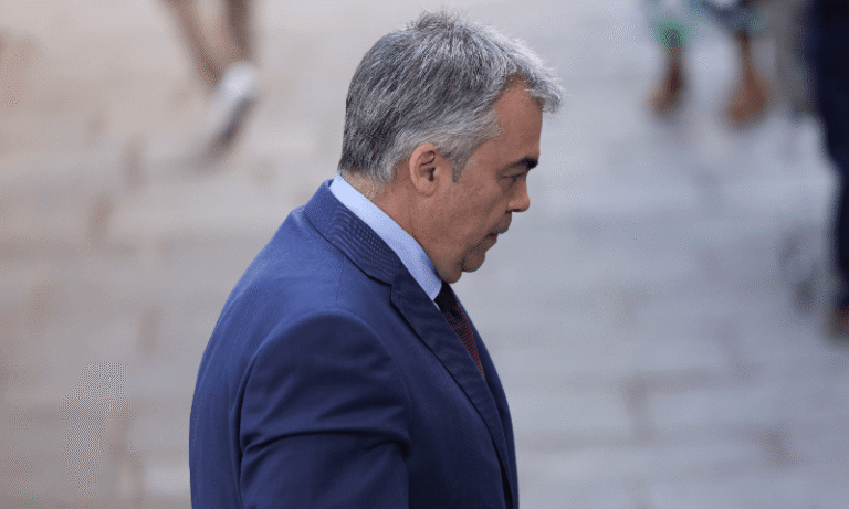 Top Spanish Socialist Official Detained in Corruption Probe, Deepens Crisis for PM Sánchez Top Spanish Socialist Official Detained in Corruption Probe, Deepens Crisis for PM Sánchez