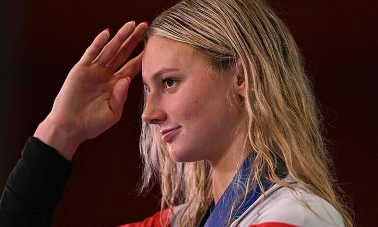 McIntosh, Marchand Shine at World Aquatics Final McIntosh, Marchand Shine at World Aquatics Final